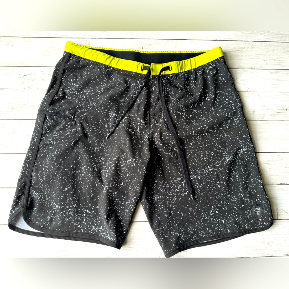 Catch Surf CO Hawaiian Black White Surf Swim Trunks Light BoardShorts 20” Sz 34